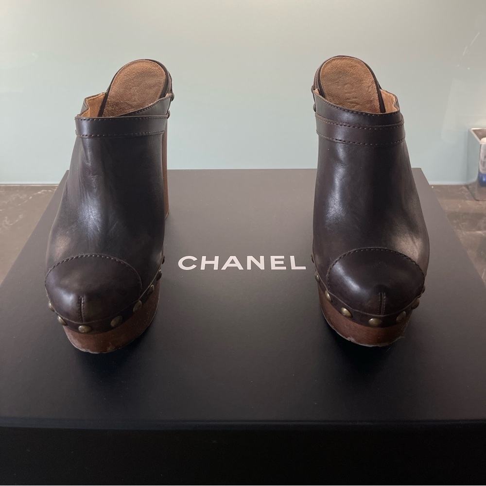 Chanel - Vintage Runway Brown Leather Clogs - Size 38 (8)